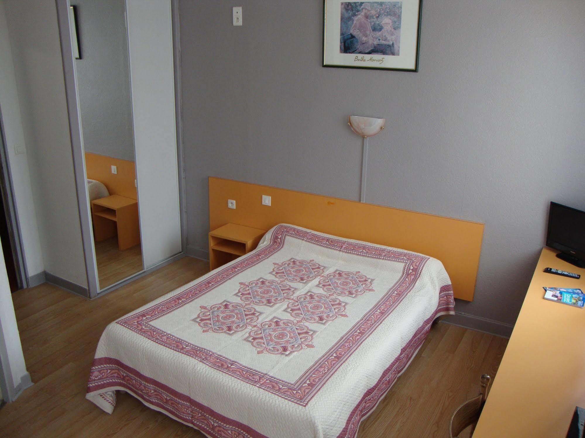 Hotel Au Petit Languedoc 2*
